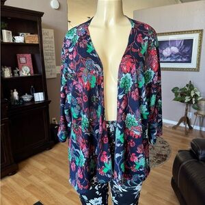 Lularoe floral multicolored short sleeve kimono cardigan-size M